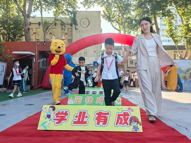 店区公园新村小学“元气开学季”满是惊喜与期待j9九游真人游戏